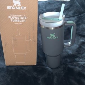The Stanley Quencher H2.0 Flowstate Tumbler 40oz
